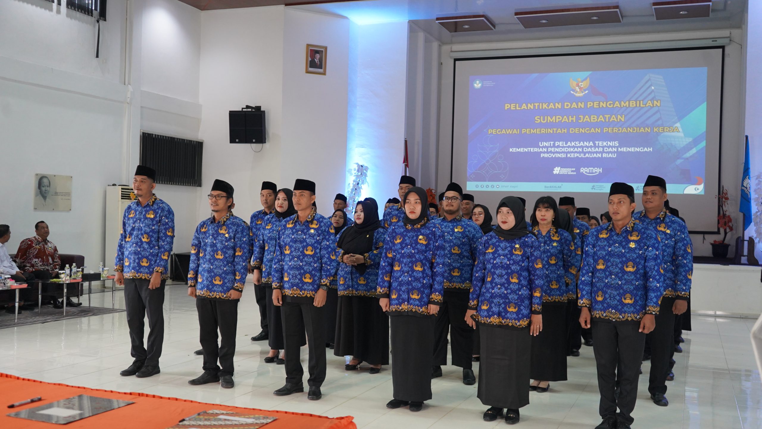 Pelantikan Pengambilan Sumpah Jabatan PPPK UPT Kemendikdasmen di Kepulauan Riau